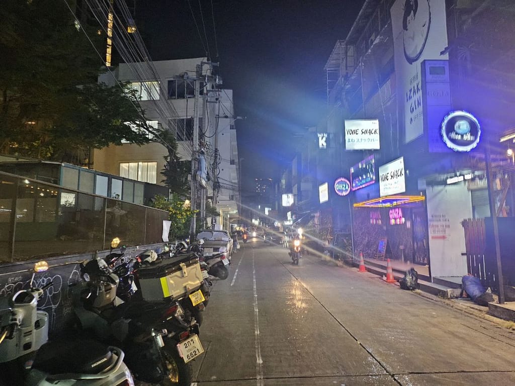 Soi in  W District nightlife Ekkamai
